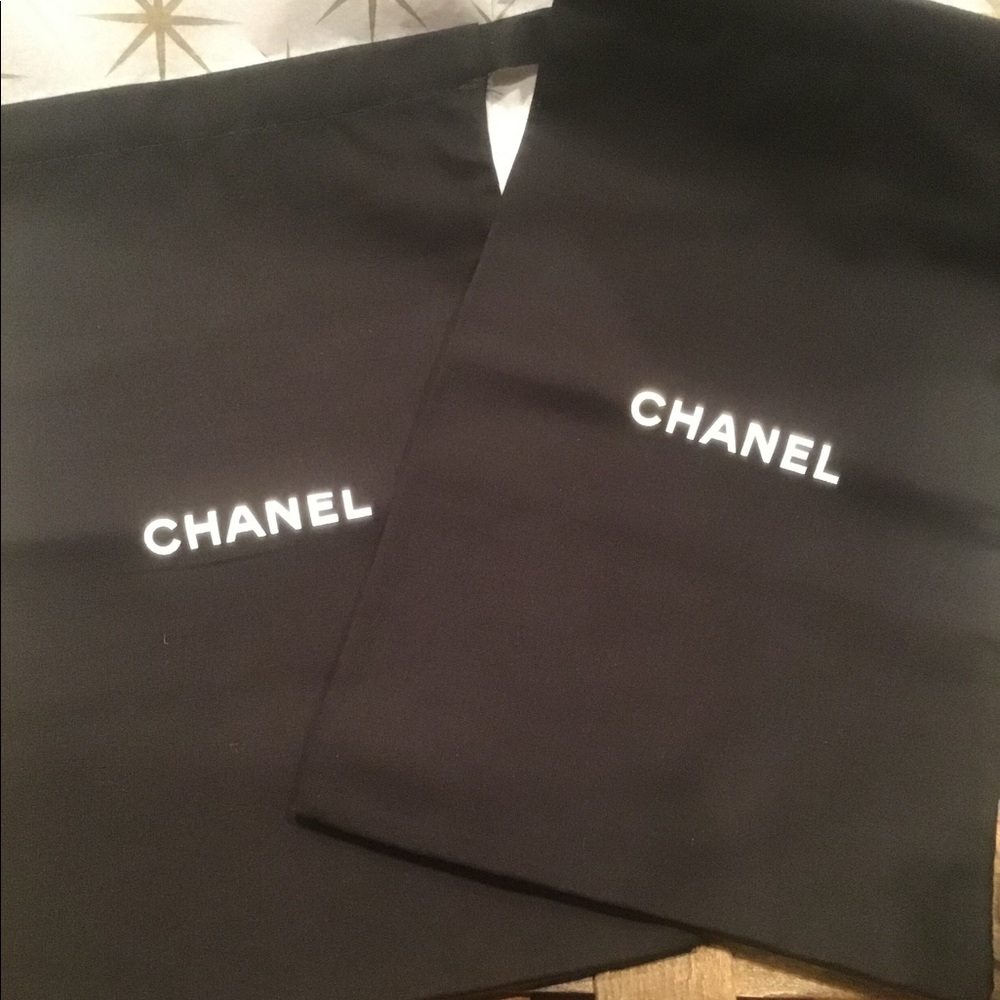 Chanel Dust Cover 🌸